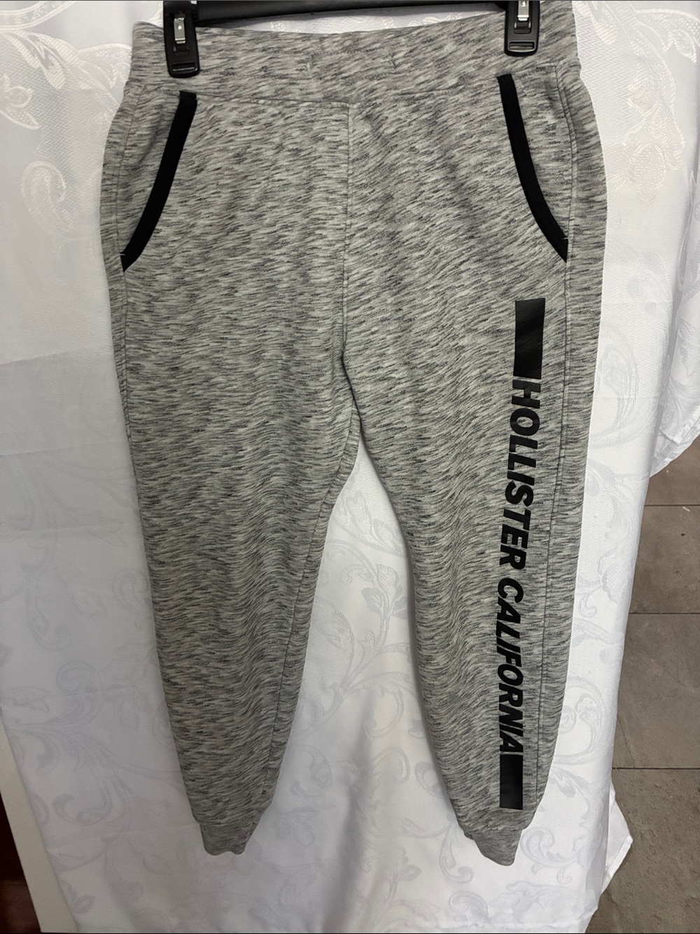 Hollister Gray Marled women’s Jogger Sweatpants with Black Logo